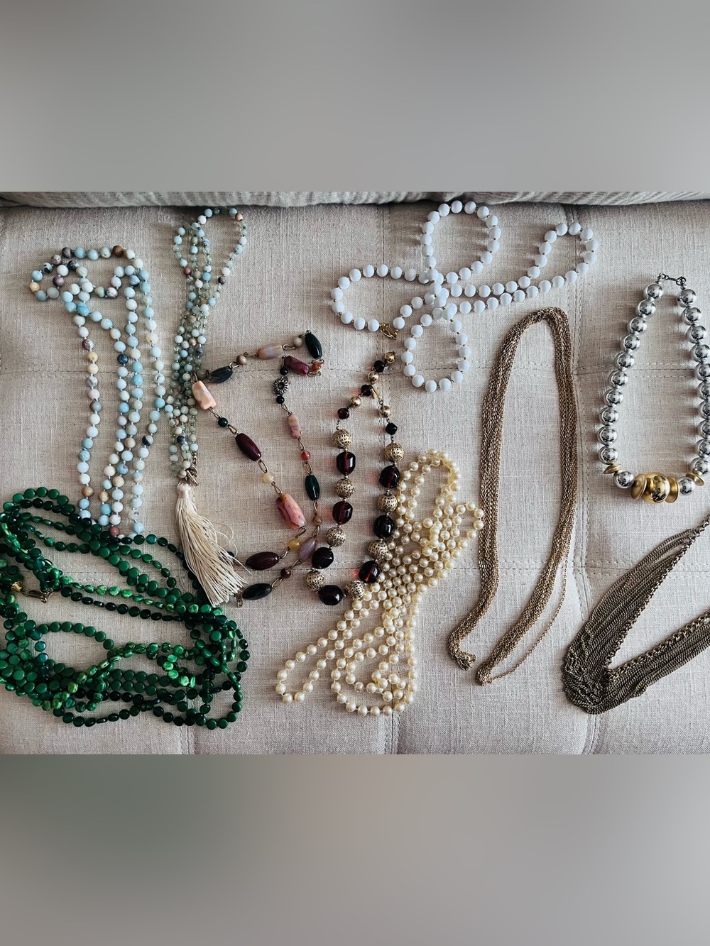 Lot of 10 Vintage Necklaces Costume Jewelry.